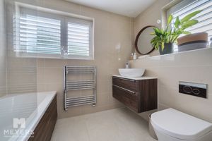 Family Bathroom- click for photo gallery